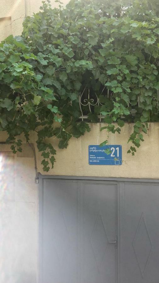 Hotel Домик У Куры Tbilisi Esterno foto
